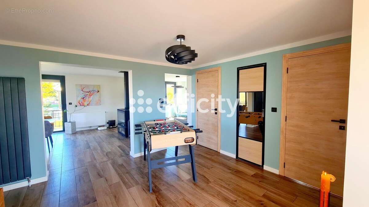 Maison 200 m² à Saint-Paul-En-Chablais  - photo 7