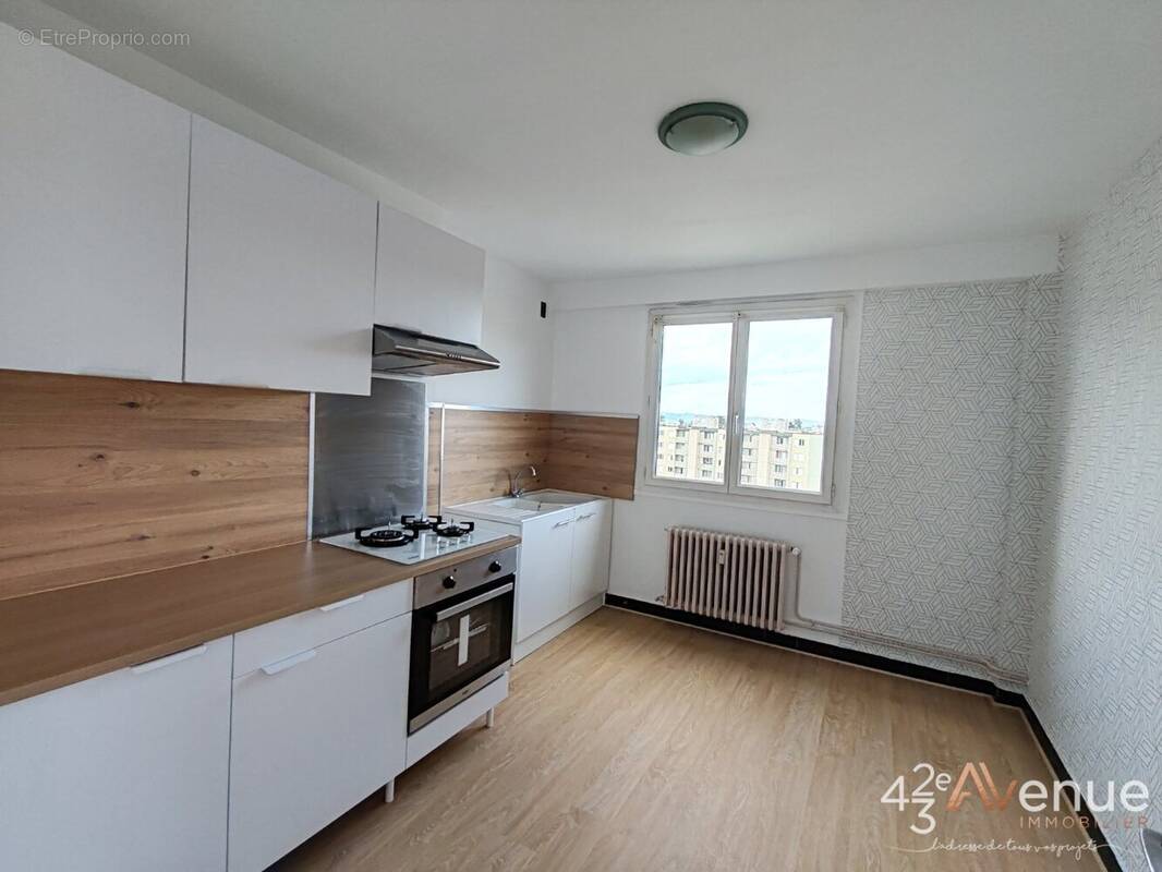 Appartement à SAINT-ETIENNE