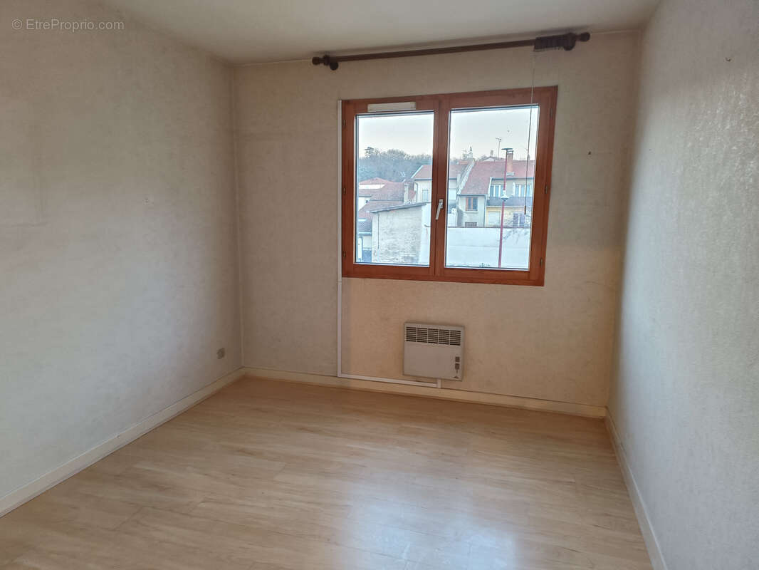 Appartement à LE PEAGE-DE-ROUSSILLON