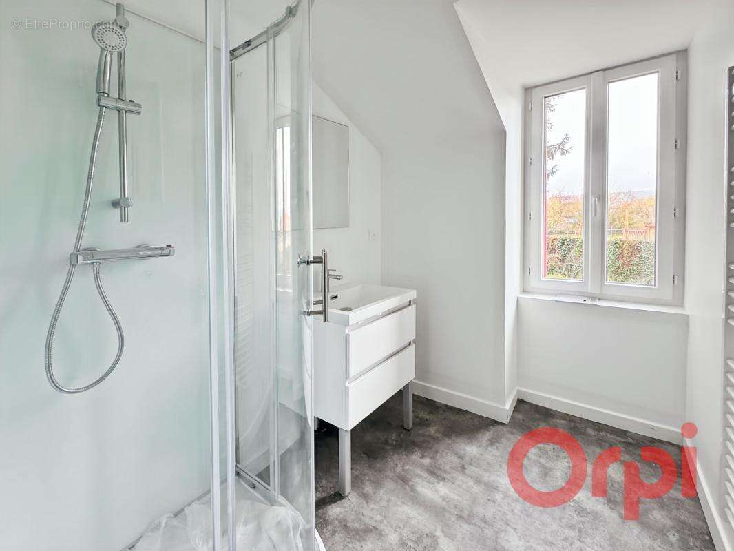 Maison à SAINT-AMAND-MONTROND