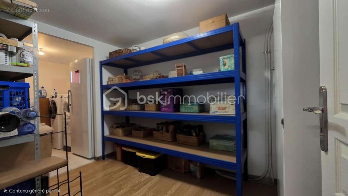 Maison spacieuse de 2019, lumineuse, quatre chambres, bureau, garage, grand terrain agricole - photo 22