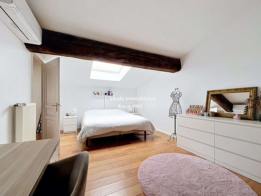 A VENDRE Maison Caluire LE BOURG 6 pièce(s) 136.30 m2 avec jardinet et Terrasse - photo 9