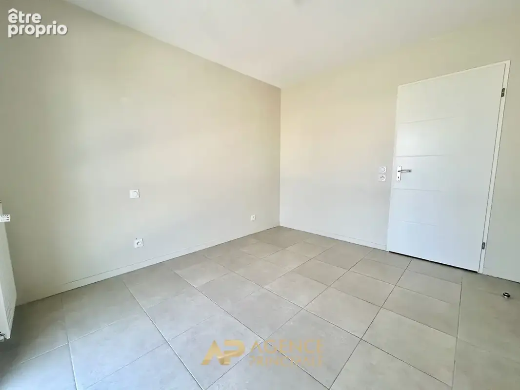 La Rochelle - La Pallice - Appartement T3 de 62 m² avec terrasse, ascenseur et parking - photo 14