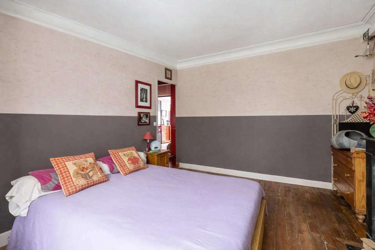 Appartement à PARIS-11E