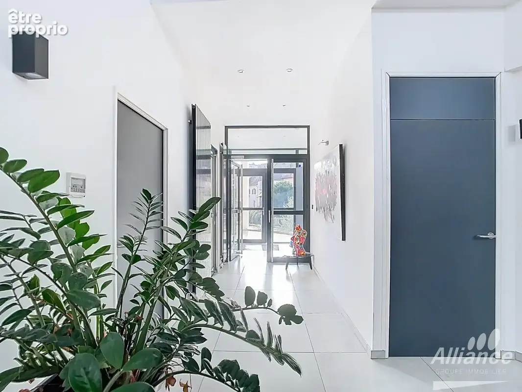 Maison coup de cœur DELLE - Plain-pied, 320 m2 hab., jardin, terrasse, piscine - photo 11