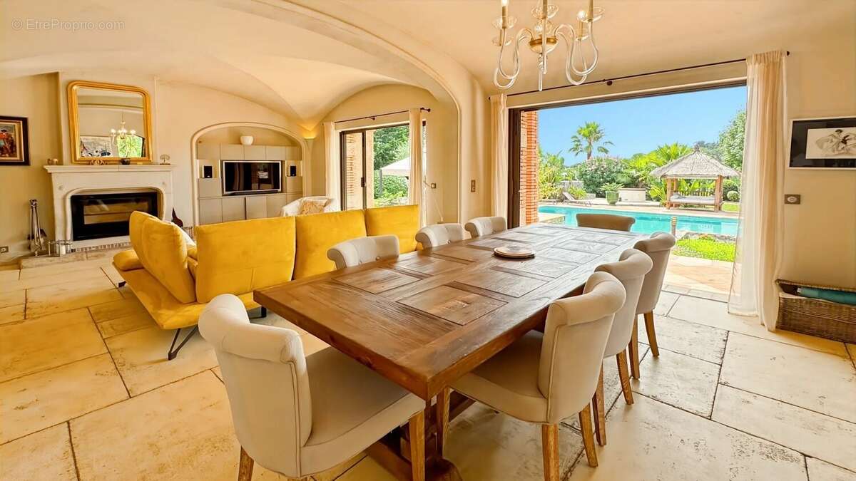 Maison à MOUANS-SARTOUX