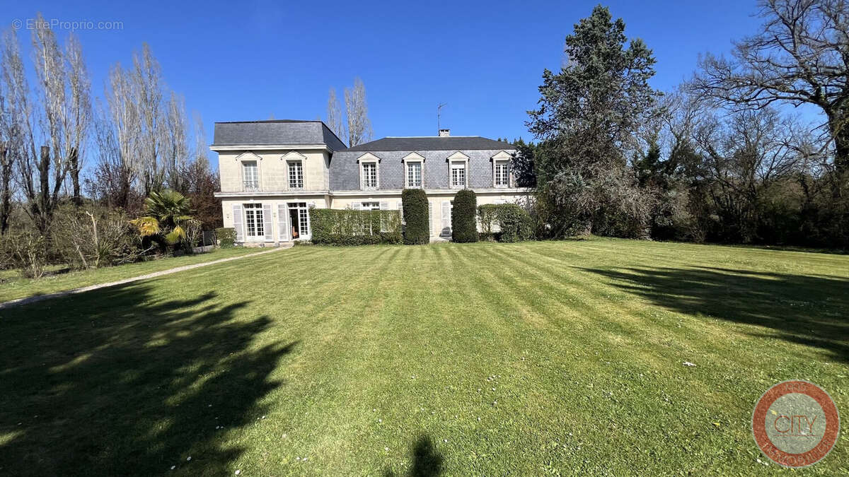 Maison à YVRAC