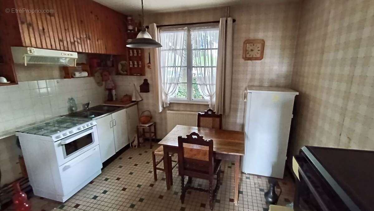 Maison à CONDE-SUR-VIRE