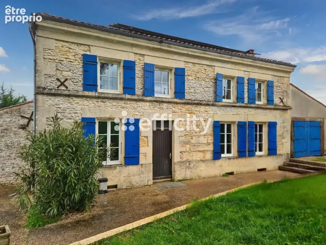 Maison à SAINT-HILAIRE-DE-VILLEFRANCHE