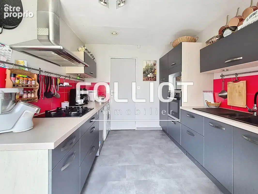 À vendre à Hudimesnil - Propriété en pierre avec gîte indépendant et près d'un hectare de terrain - photo 8