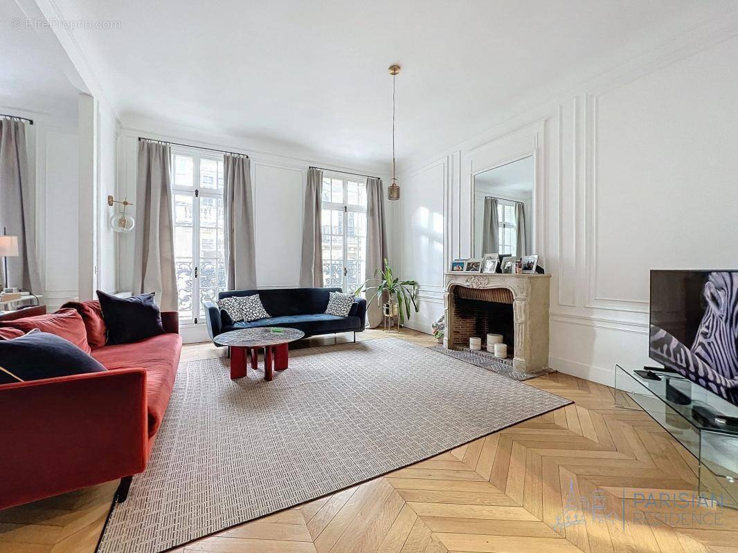 Appartement à PARIS-16E
