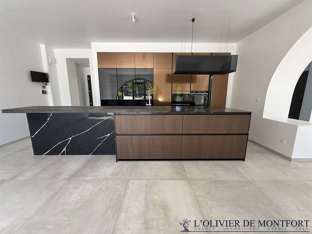 Maison Montchauvet de 395 m² - photo 6