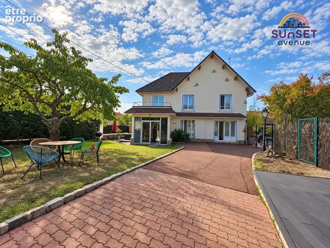 Photo Maison à Margency au prix de 399 000€