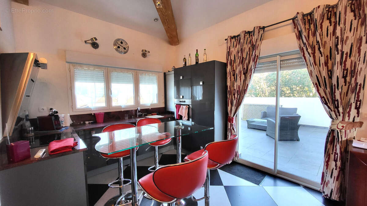 PARC DE VALLIÈRES - Maison de 140 m² avec terrasse, spa & garage - photo 5