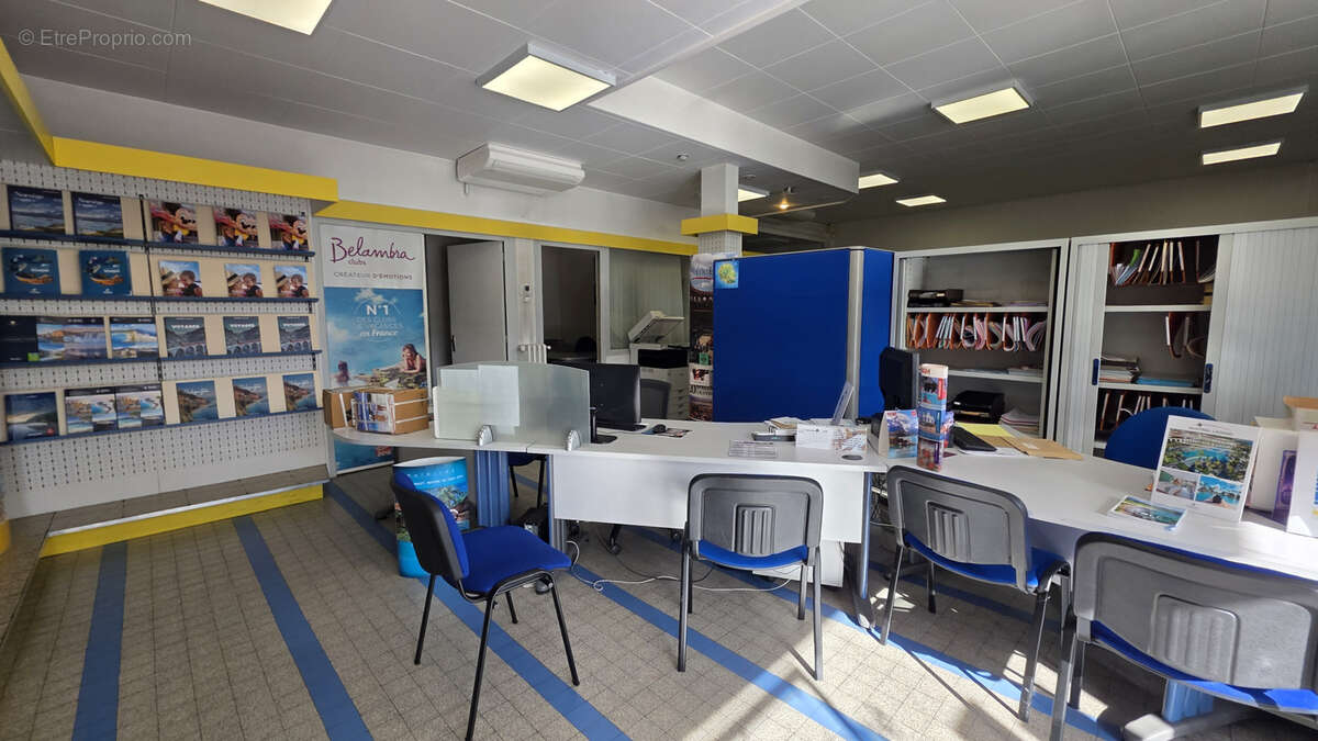 Commerce à SAINT-PRIEST