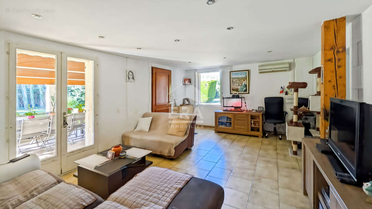 Maison à CHATEAURENARD