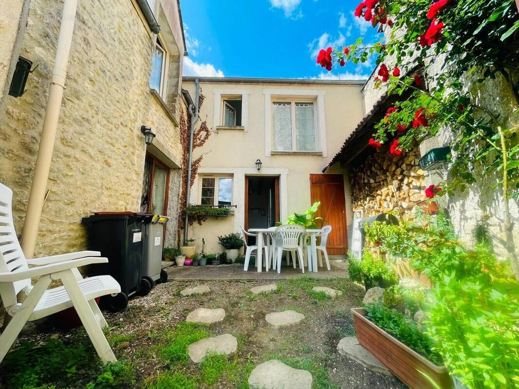 Photo 1 - Maison à LA CHAPELLE-LA-REINE