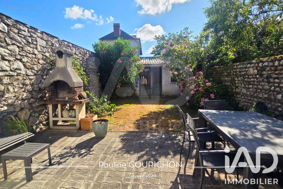 Maison 114 m² à Tarbes  - photo 2