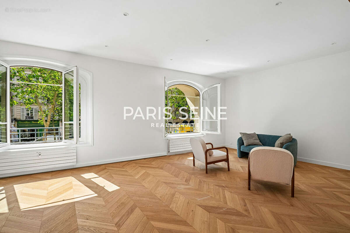 Appartement à PARIS-7E