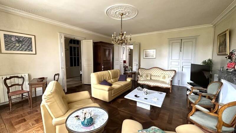 Maison à BARBEZIEUX-SAINT-HILAIRE