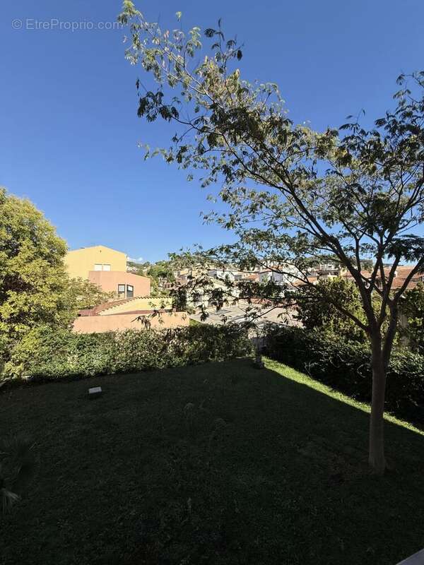 Appartement à VALLAURIS