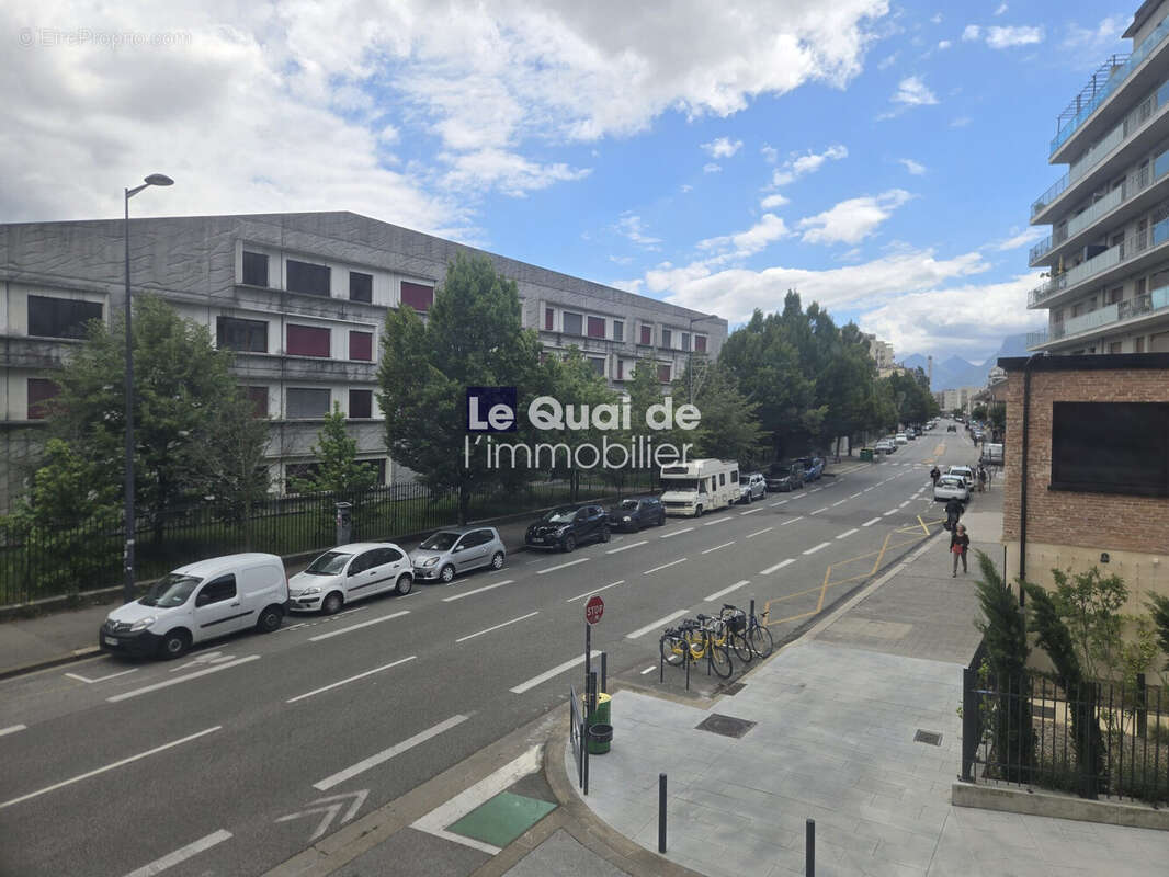 Appartement 74 m² à Grenoble  - photo 4