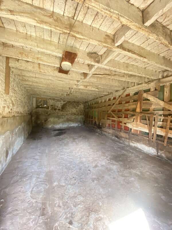 Maison à BUSSIERE-DUNOISE