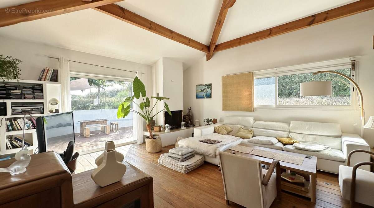 Maison de plage de type t6 de 170 m2 sur un terrain de 1592 m2 - photo 3
