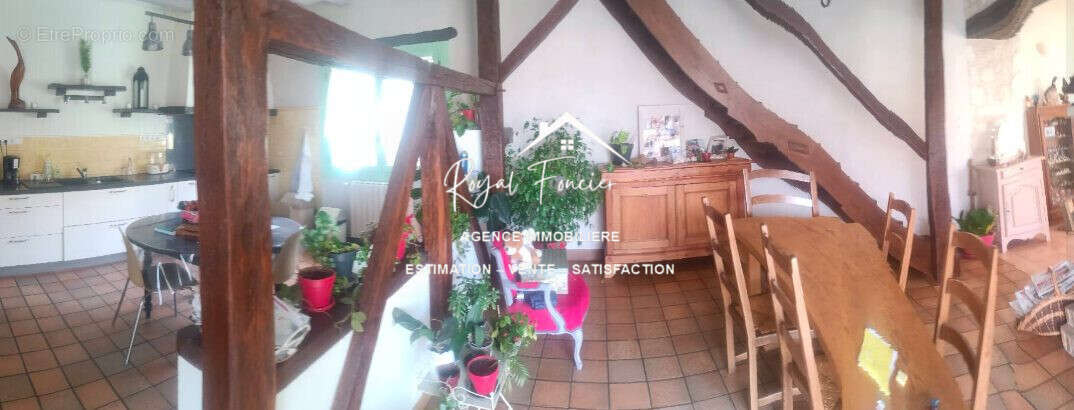 Maison à VAUX-SUR-VIENNE