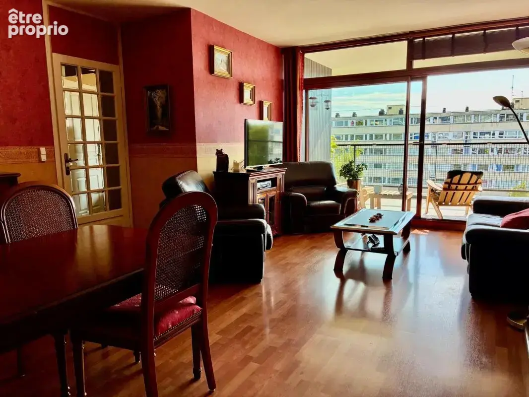 T4 99m2 terrasse cave et parking clos - photo 5