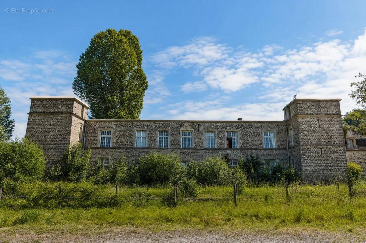 Appartement à COUCY-LES-EPPES