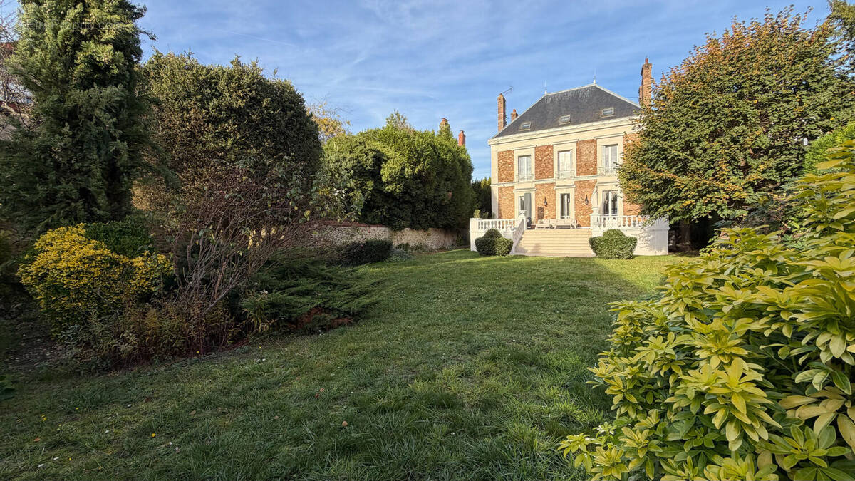 Maison à CORBEIL-ESSONNES