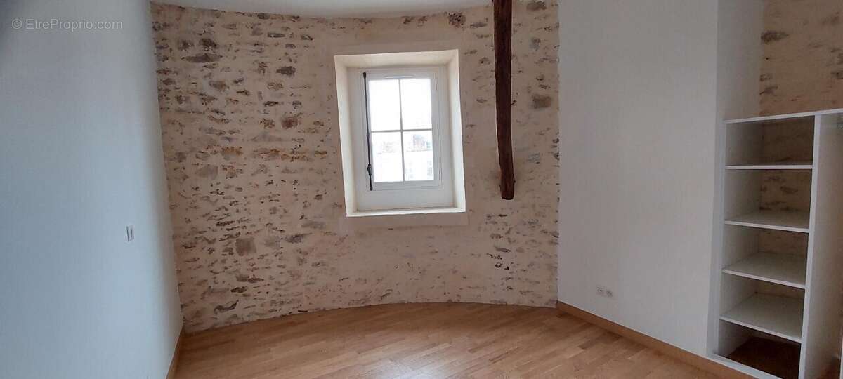 Appartement à FONTENAY-TRESIGNY