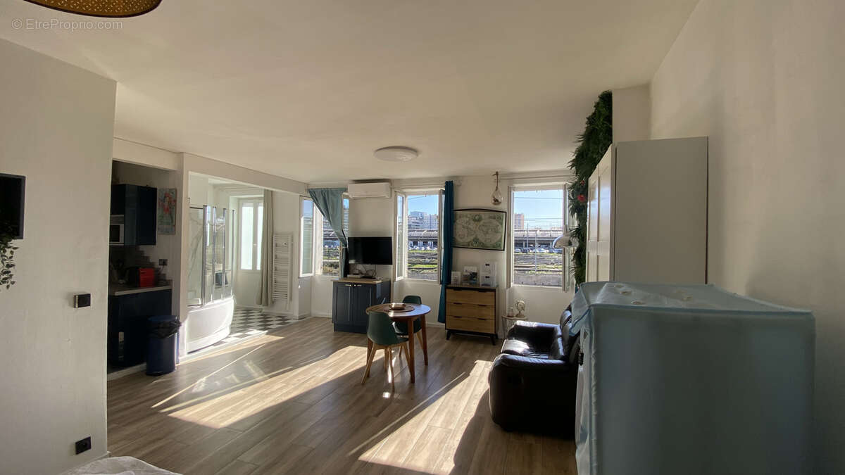 Appartement à MARSEILLE-1E