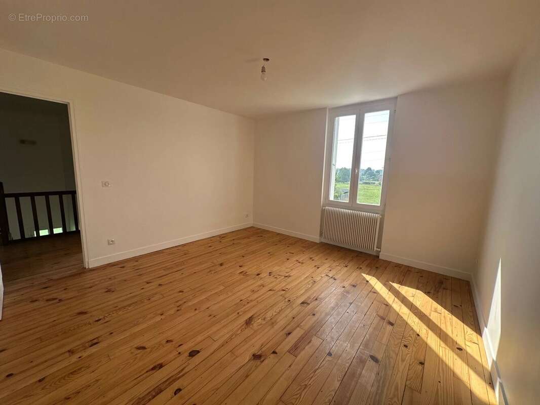 Maison de charme - Boran-Sur-Oise - 365 000 € HAI - photo 2