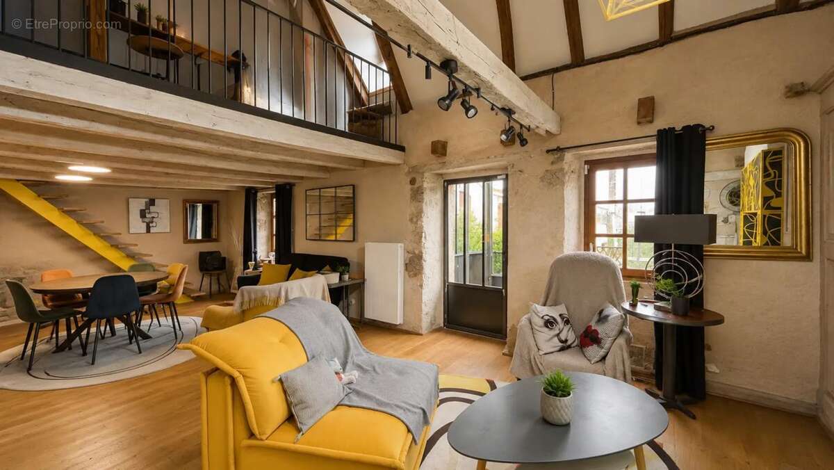 Maison à LACAPELLE-MARIVAL