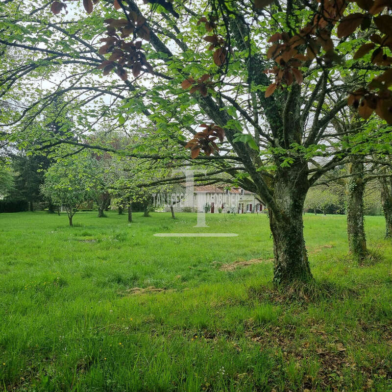 Maison à SAINT-ASTIER