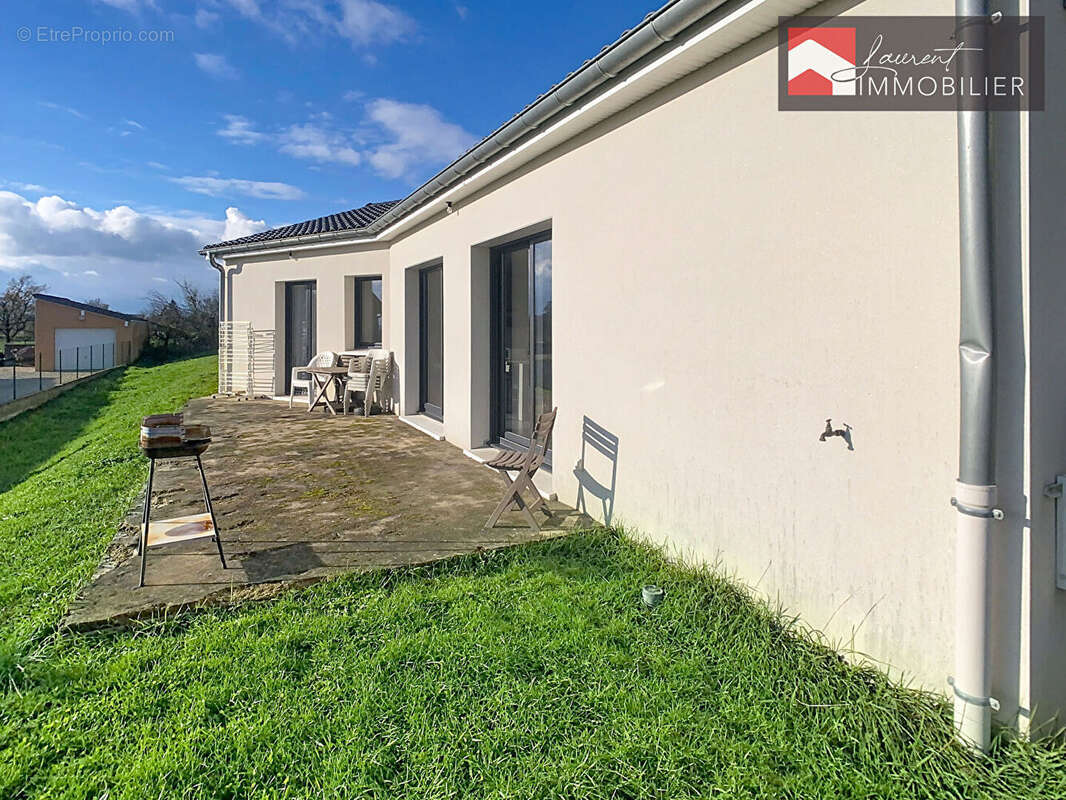 Maison à PONT-DE-VAUX