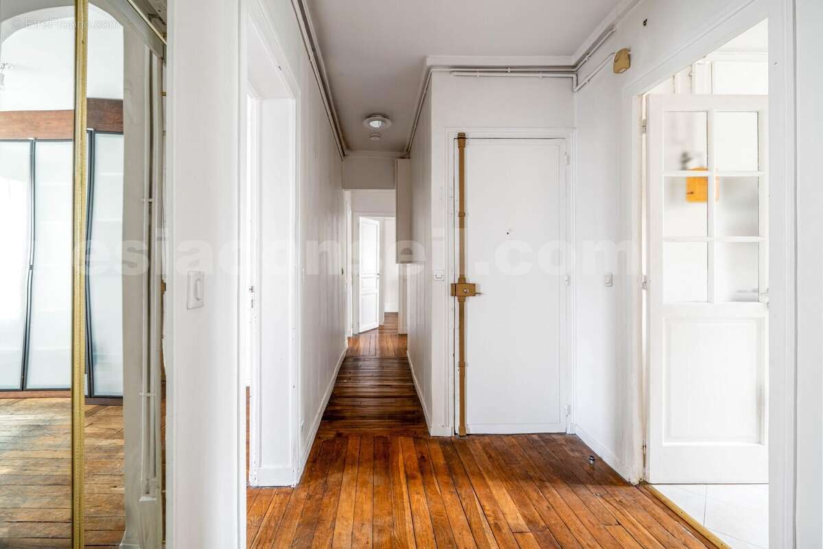 Photo n°3 - Appartement à PARIS-14E