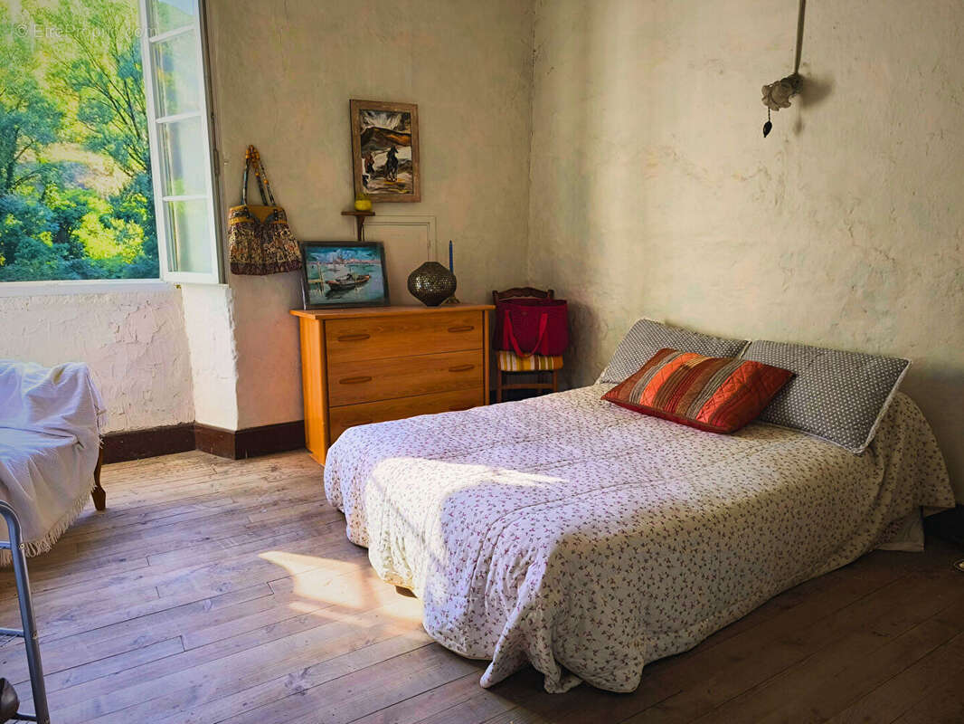 Maison à LIVINHAC-LE-HAUT