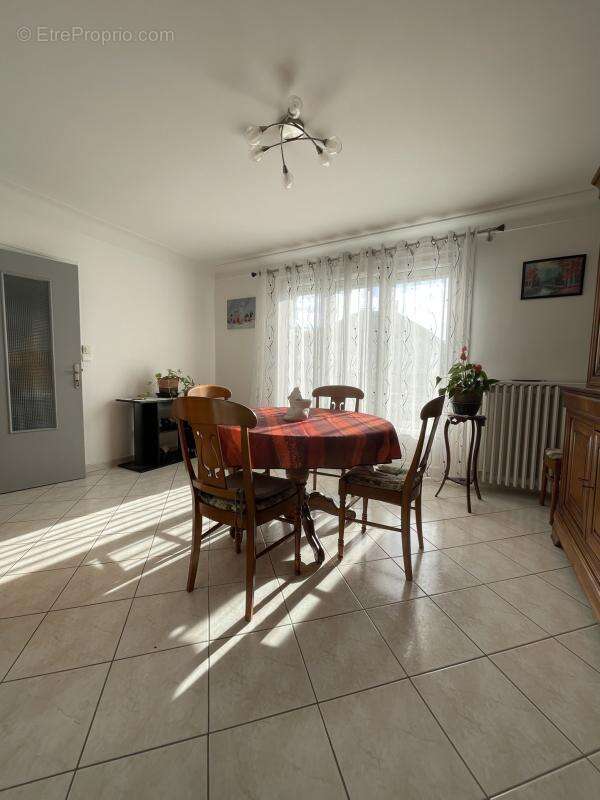 Maison à MONCE-EN-BELIN