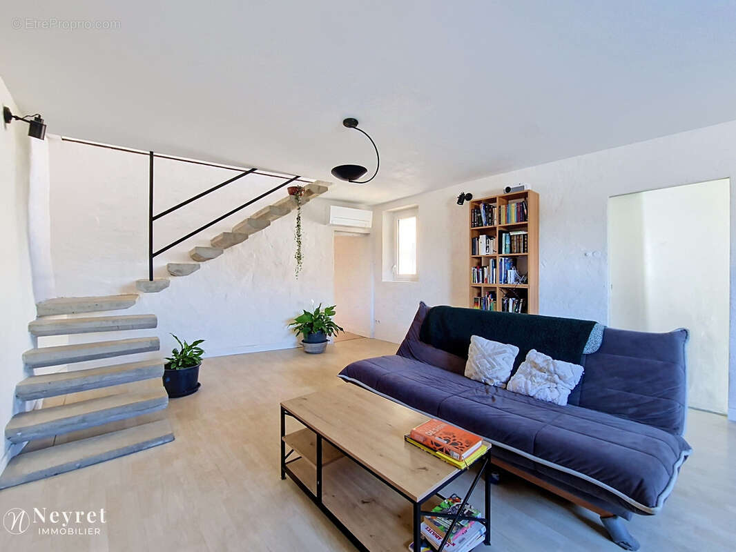 Communay - Maison de ville 151m2 - 4 chambres avec espace bureau - Cour privative de 35m2 - photo 6
