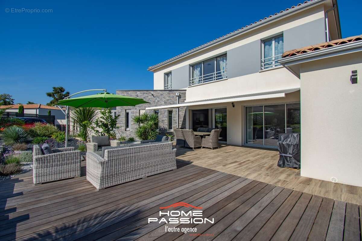 Maison à LES MATHES