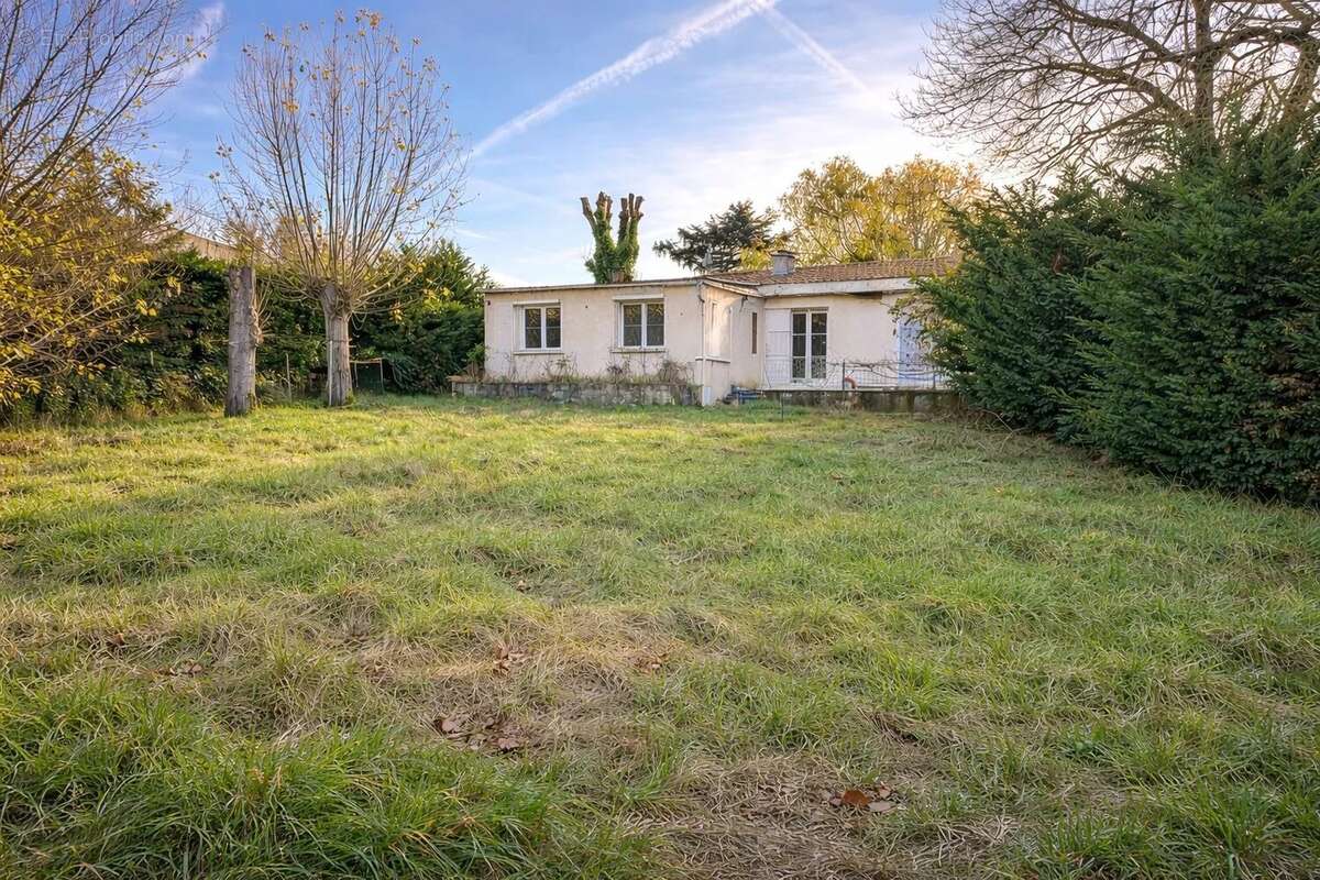 Maison à LAPEYROUSE-FOSSAT