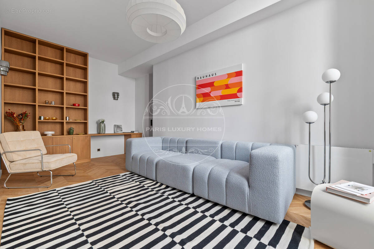 Appartement à PARIS-2E