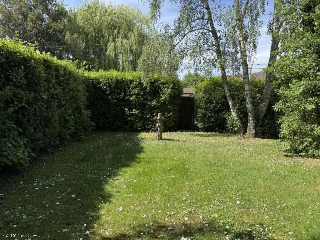 Maison à NANTEUIL-EN-VALLEE