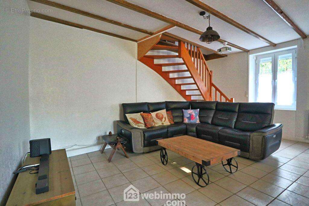 Et espace salon, - Maison à CIVRAY