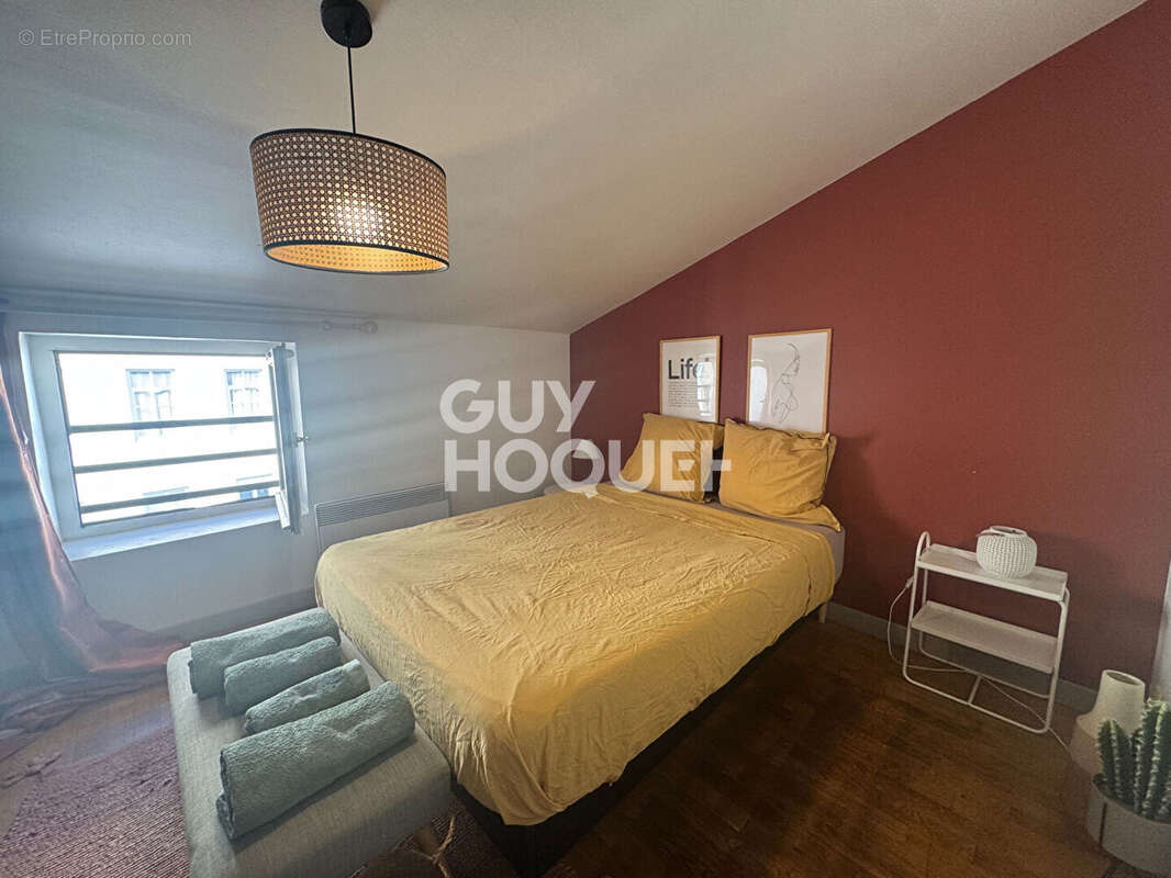 studio dernier étage ascenseur , de 24 m2 au sol -cave -grenier- possible Airbnb - photo 2