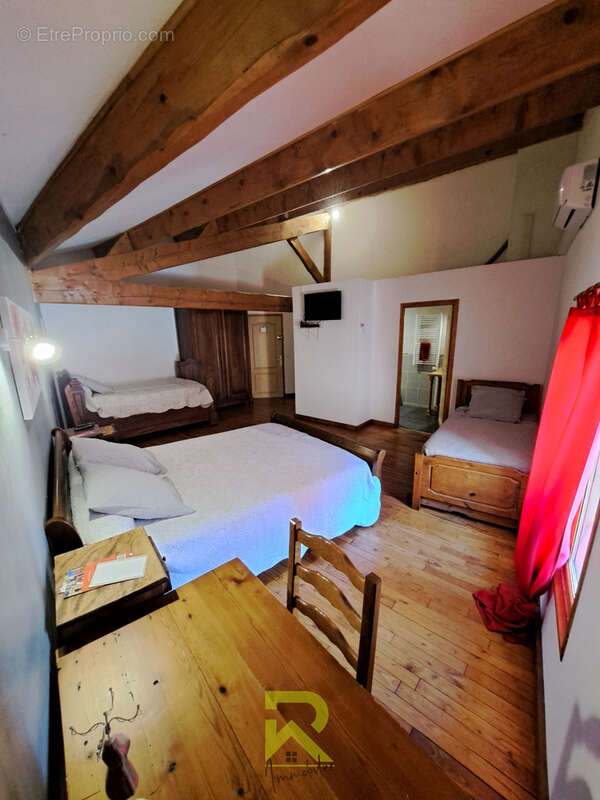 Maison à CRUZY
