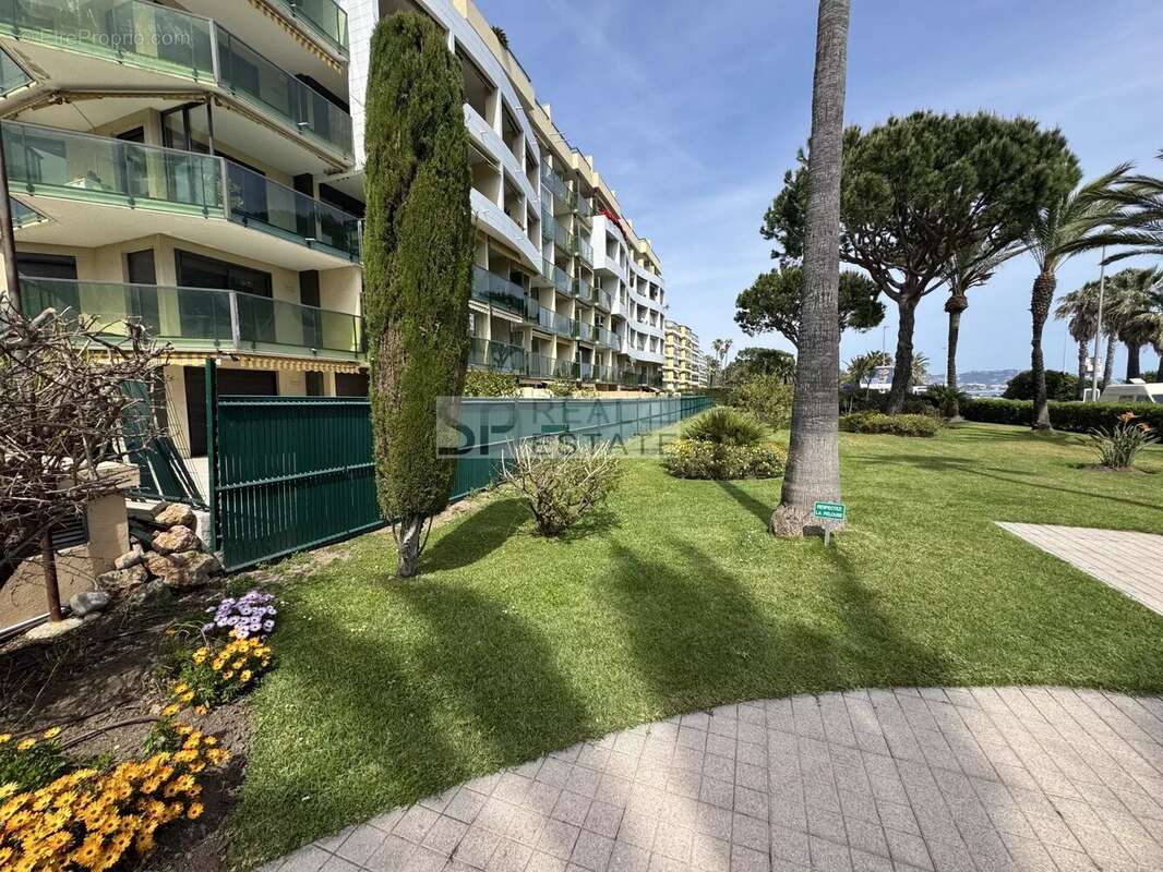 Cannes appartement 3 pieces front de mer - photo 2